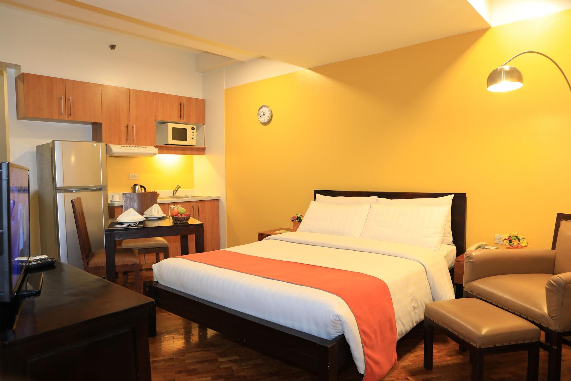 The Malayan Plaza Hotel Pasig City Exterior photo