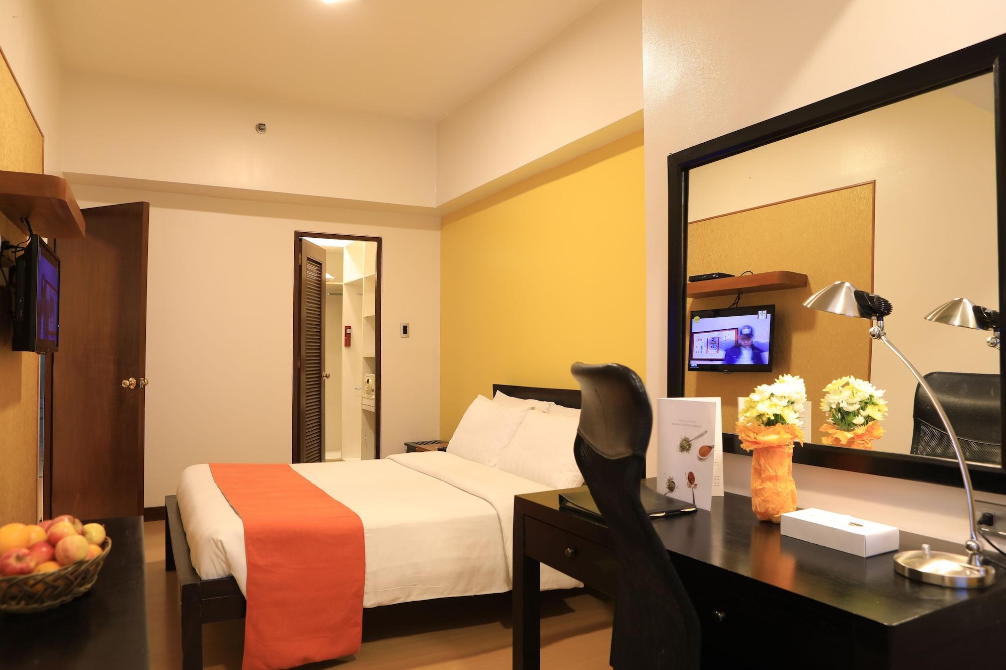 The Malayan Plaza Hotel Pasig City Exterior photo