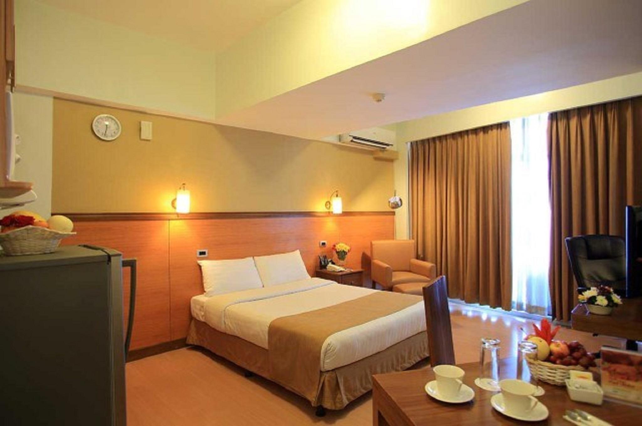 The Malayan Plaza Hotel Pasig City Exterior photo